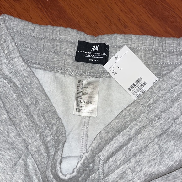 H&M - Picture 2 of 5